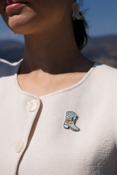 Kelowna Loves Country Pin