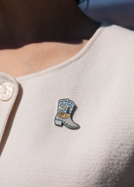 Kelowna Loves Country Pin