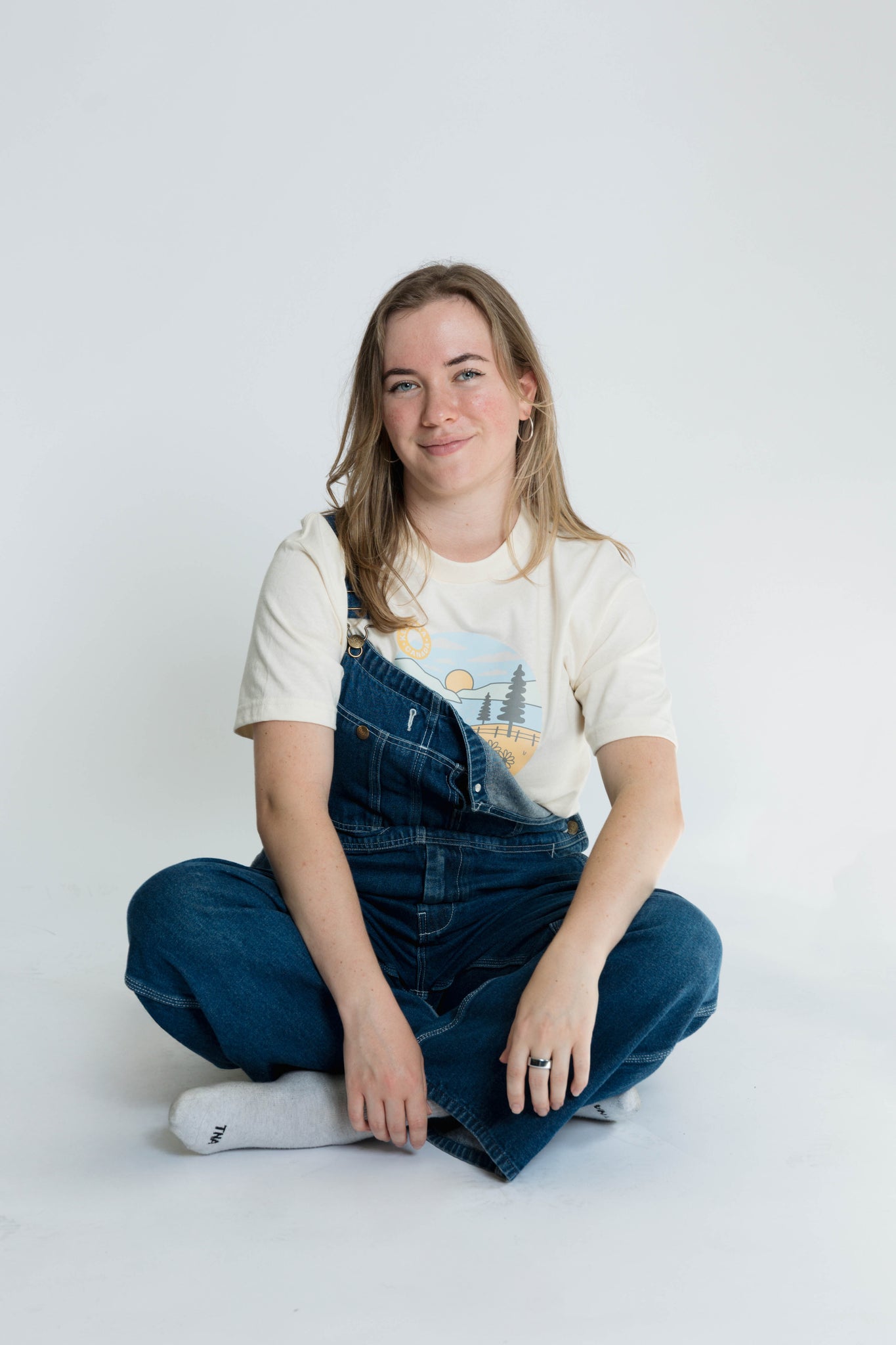 Cream Ashleigh Green 'Kelowna • Canada' T-shirt