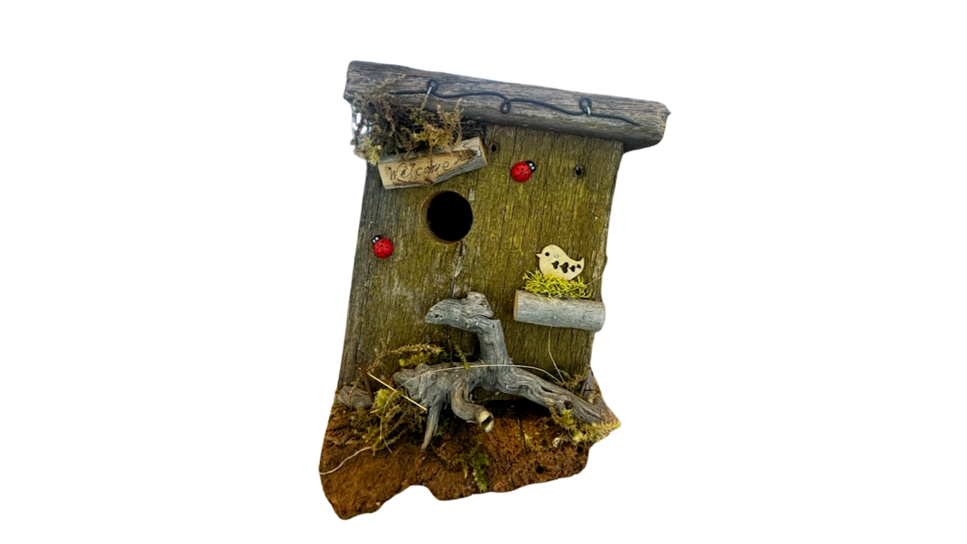Natural 'Welcome' Birdhouse