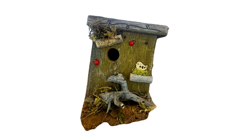 Natural 'Welcome' Birdhouse